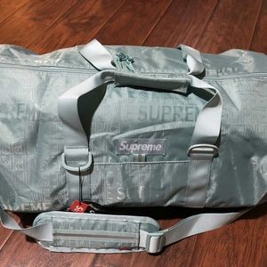 supreme duffle bolsa ss19